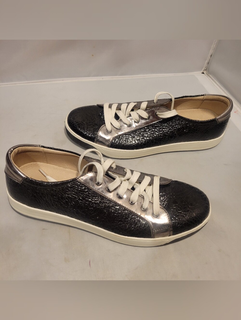 Johnston & Murphy women's Black &Silver Emerson leather Shoe Sneaker Sz. 10M